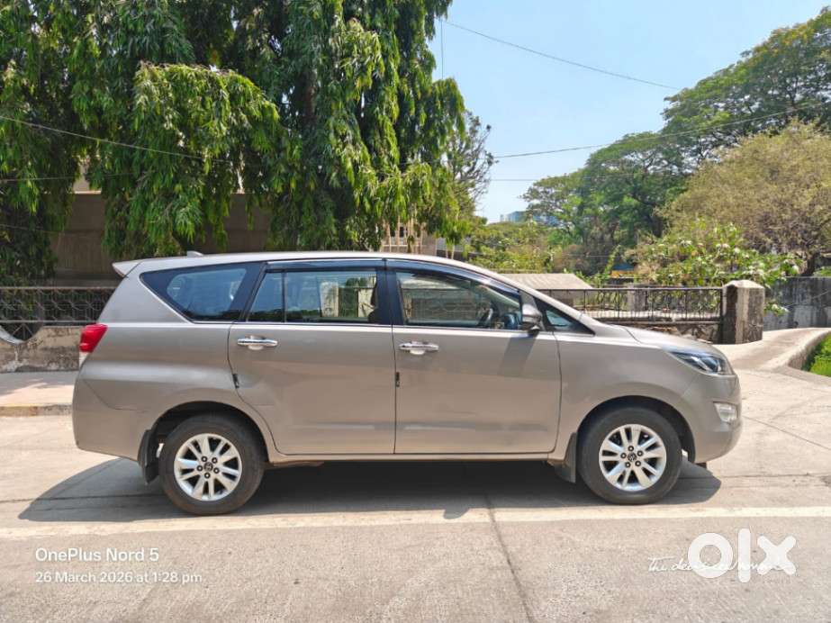 Toyota Innova Crysta 2.4 V 8 Str, 2017, Diesel