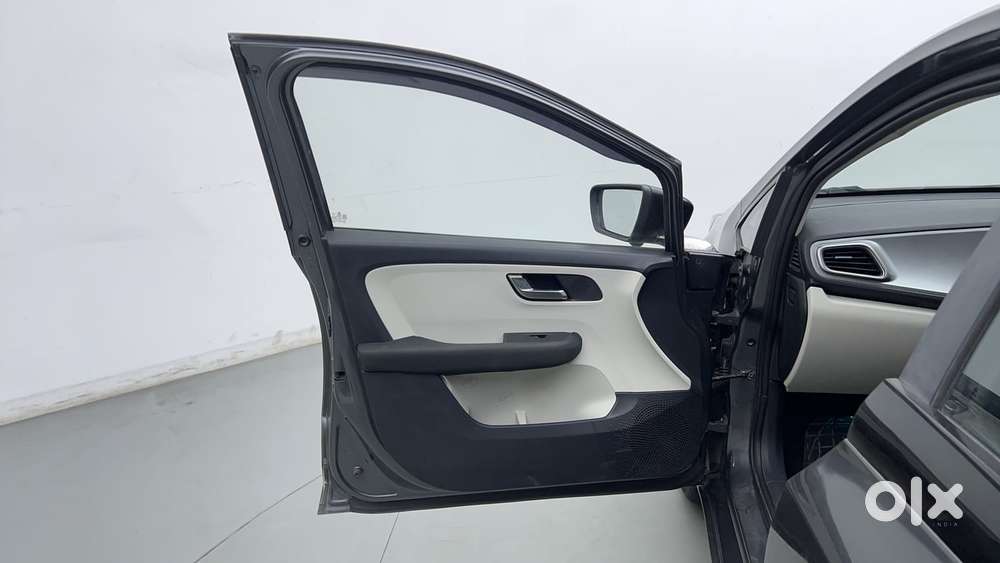Tata Altroz 1.2 Xza Plus, 2022, Petrol