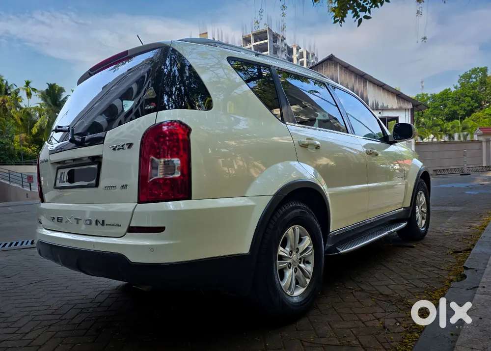 Pristine Ssangyong Rexton Rx7 Awd (automatic) - 2014 - Luxury 7-seater