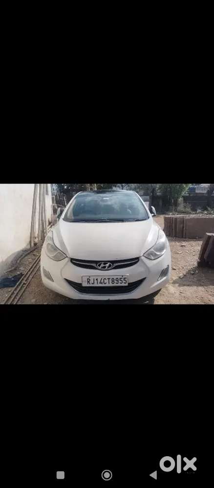 Hyundai New Elantra 2013 Diesel 118000 Km Driven