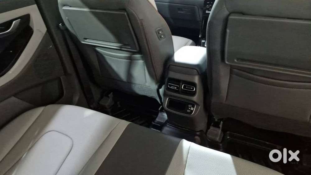 Almost Brand New Creta Diesel Manual King Edition - Dual Tone