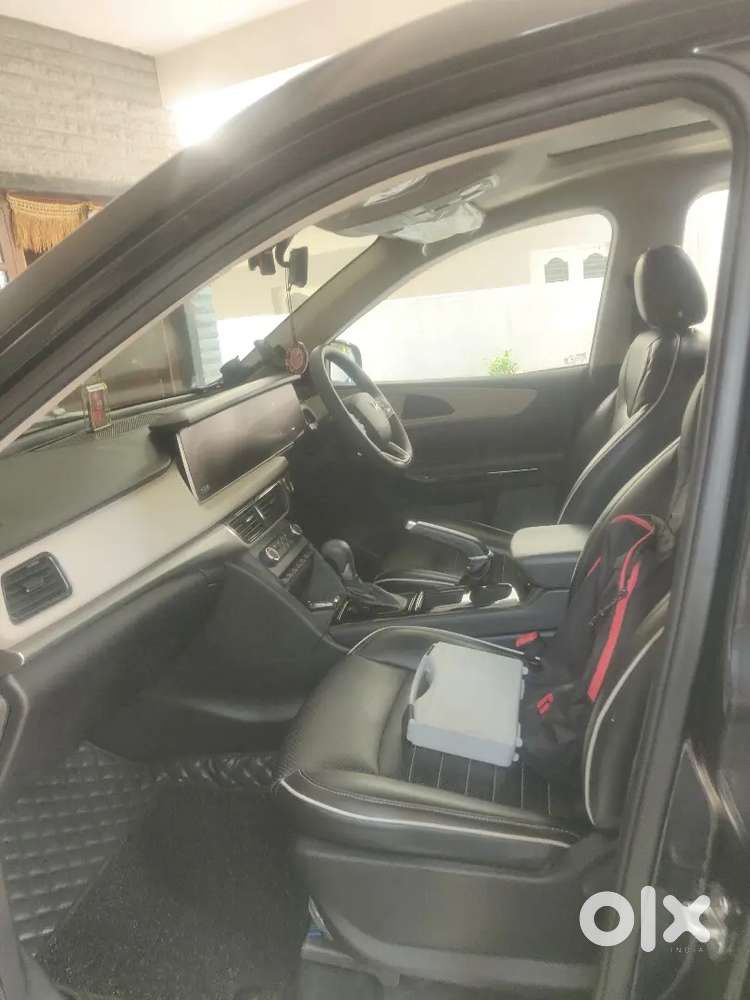 Mahindra Xuv700 Ax5 Petrol At  2024 Model 10k Km Excellent Condition