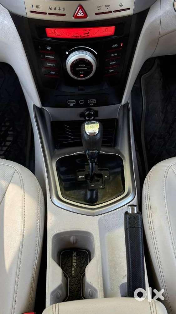 Mahindra Xuv300 W8 (o) 1.5 Diesel Amt, 2023, Diesel