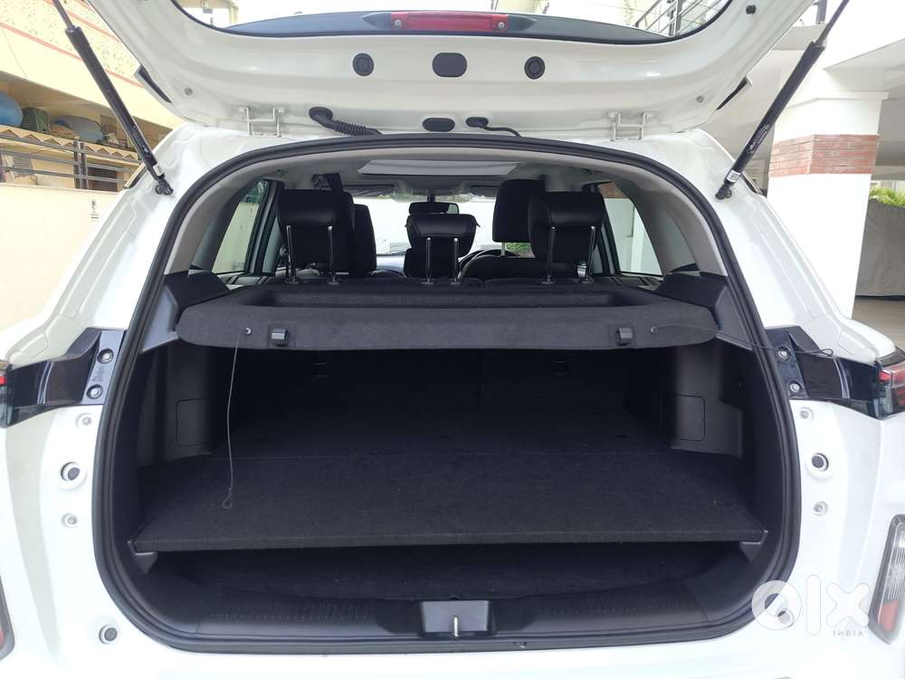 Maruti Suzuki Grand Vitara 1.5 Alpha Plus Intelligent Hybrid Ecvt, 2..