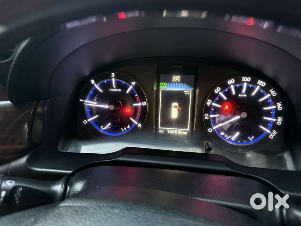 Toyota Innova Crysta 2.4 V 8 Str, 2016, Diesel