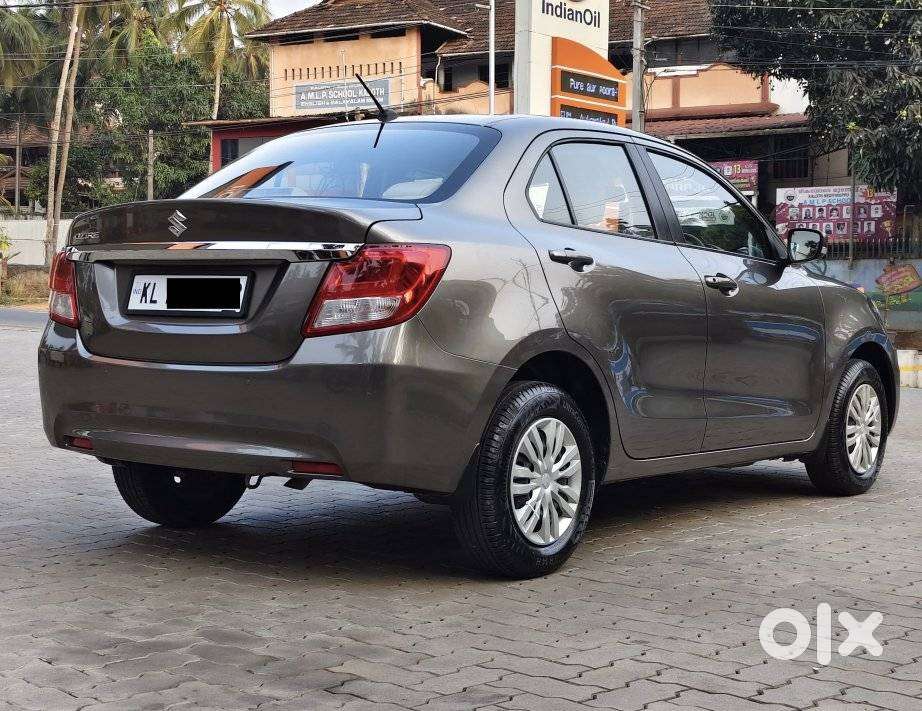 Maruti Suzuki Dzire 1.2 Vxi, 2022, Petrol