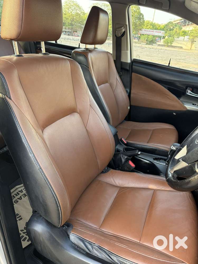 Toyota Innova Crysta 2.8 Zx At 7 Seater, 2016, Diesel