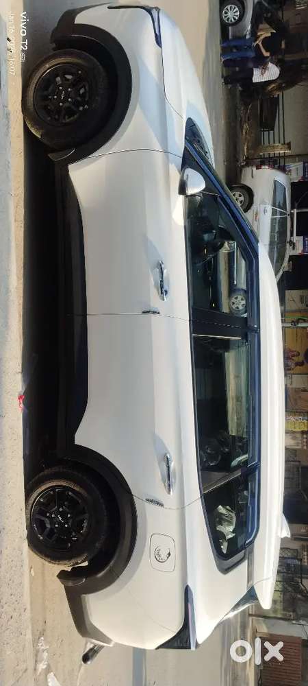 Kia Carens Clavis Petrol Manual 2025