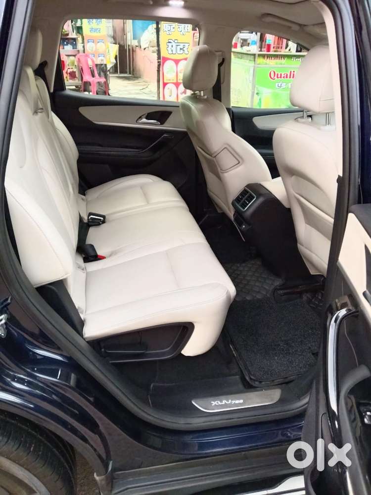 Mahindra Xuv700 2.0 Ax 7 Petrol At Str, 2023, Petrol