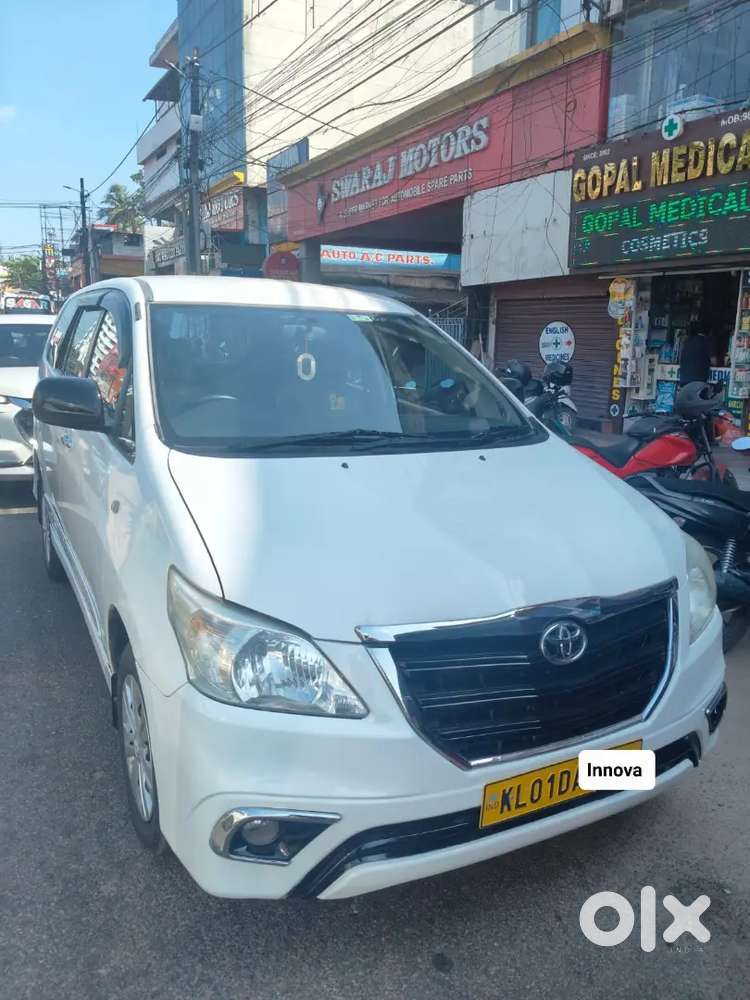Toyota Innova 2015
