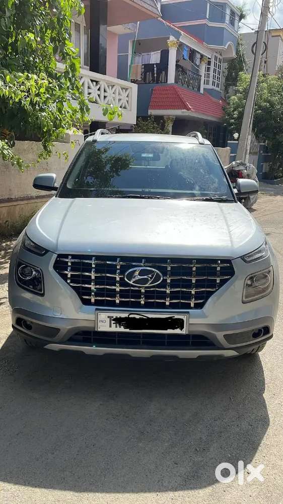 Hyundai Venue 2022 Petrol 16000 Km Driven