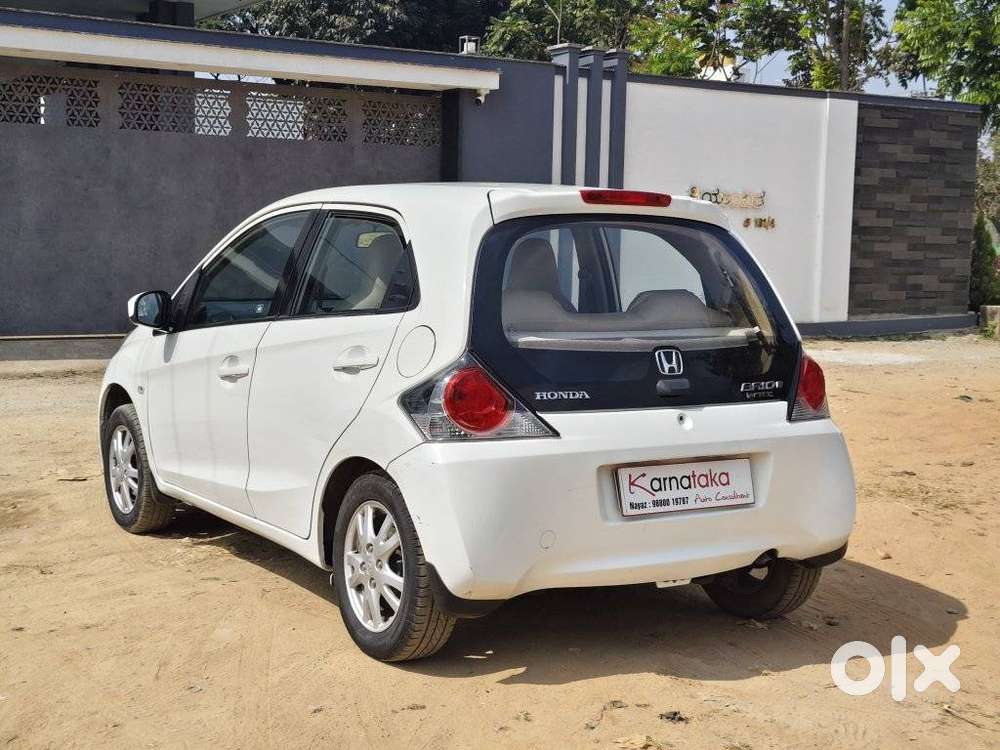 Honda Brio V Mt, 2012, Petrol