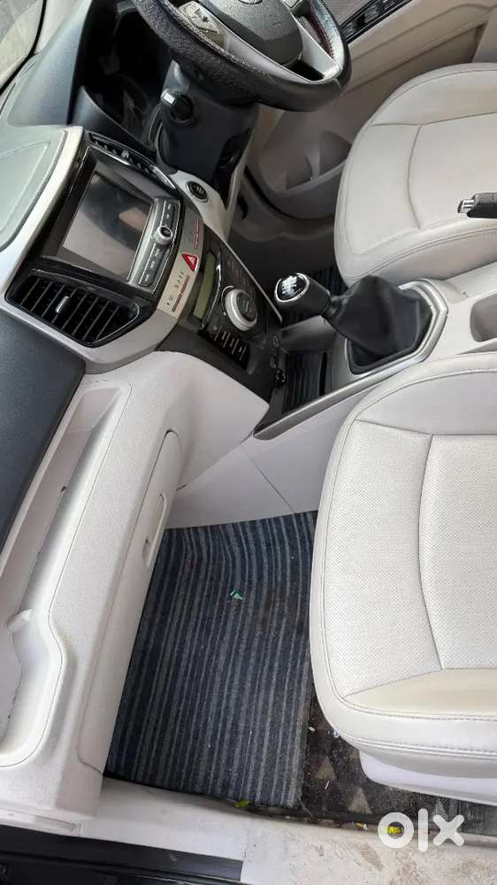 Mahindra Xuv300 W8 Petrol Manual