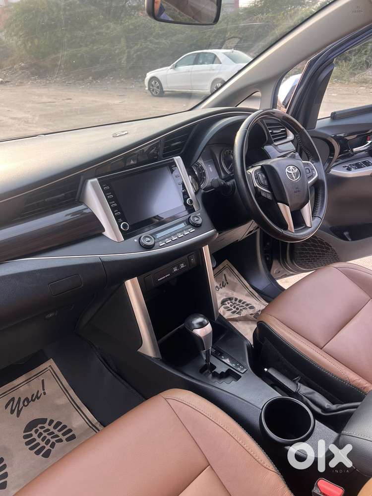 Toyota Innova Crysta