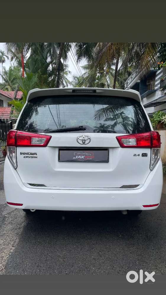 Innova Crysta 2.4 G Mt