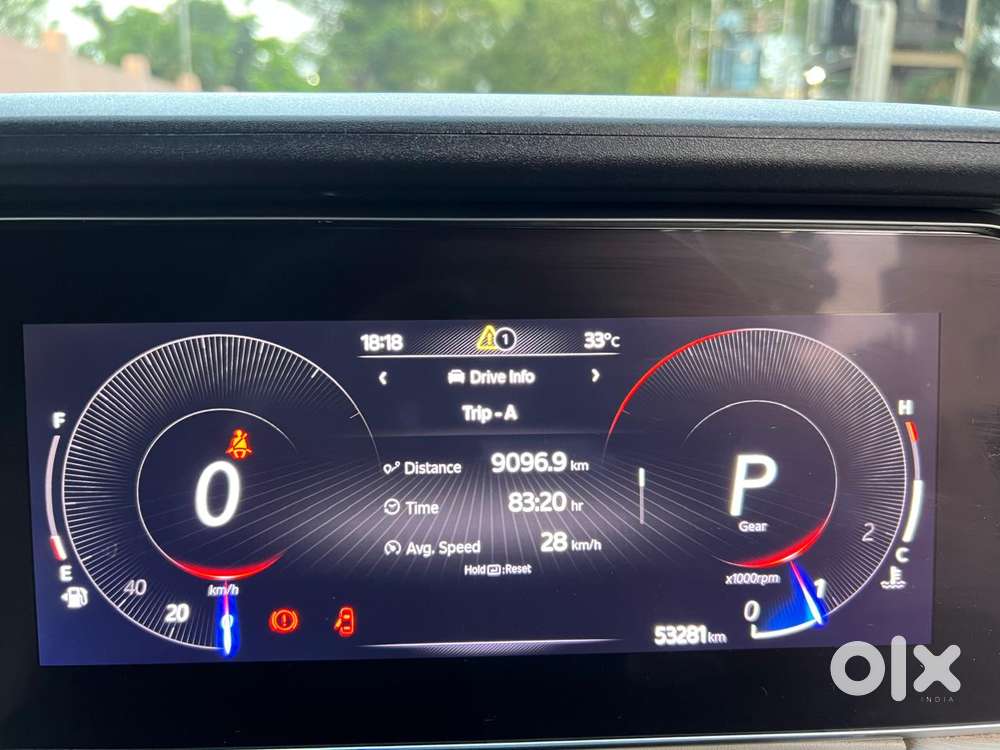 Mahindra Xuv700 2.0 Ax 5 Petrol At Str, 2022, Petrol