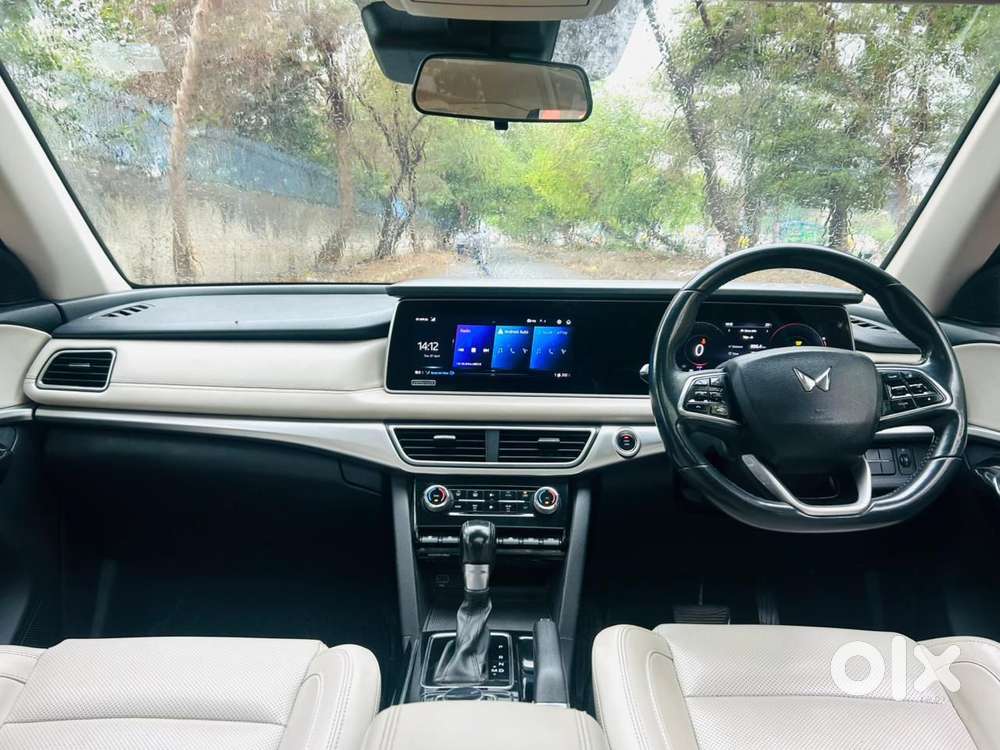 Mahindra Xuv700 2.2 Ax 7 Diesel At Str, 2022, Diesel