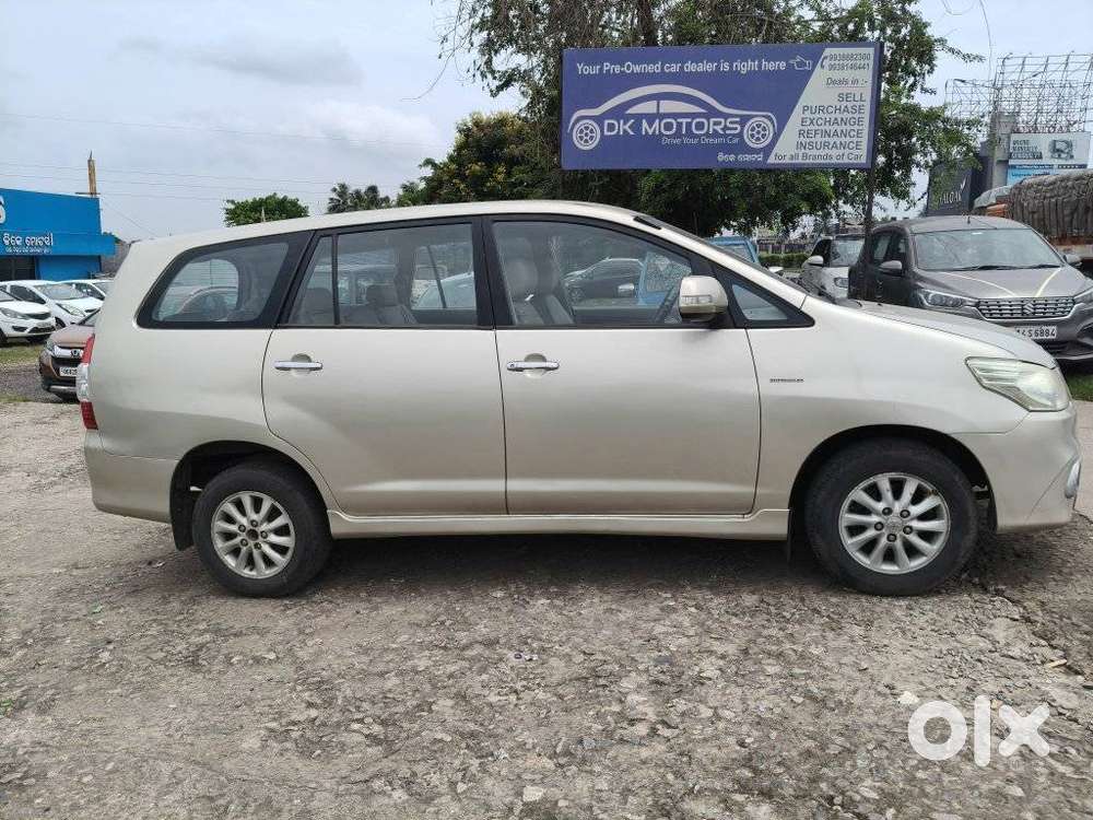 Toyota Innova 2.5 Vx (diesel) 8 Seater Bs Iv, 2014, Diesel