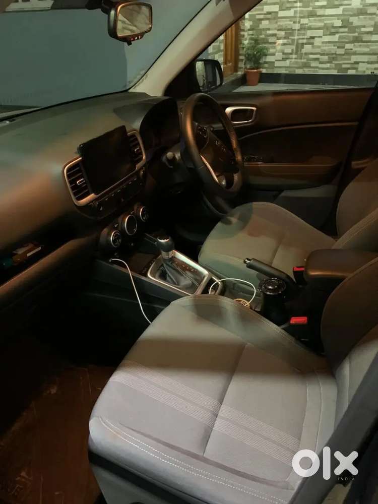 Hyundai Venue 2019 Petrol Well Maintained, Slightly Negotiable
