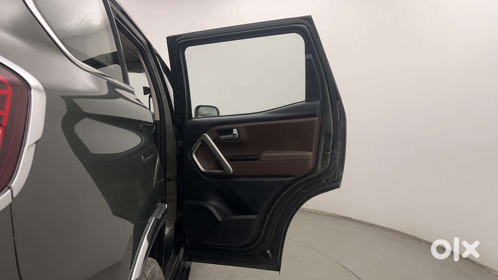 Mahindra Scorpio N Z8 L Petrol At 6 Str, 2022, Petrol