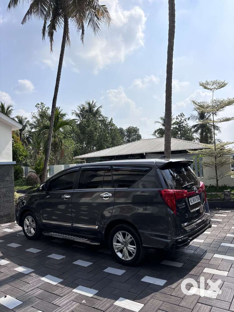 Toyota Innova Crysta 2.8 Z, 2016, Diesel