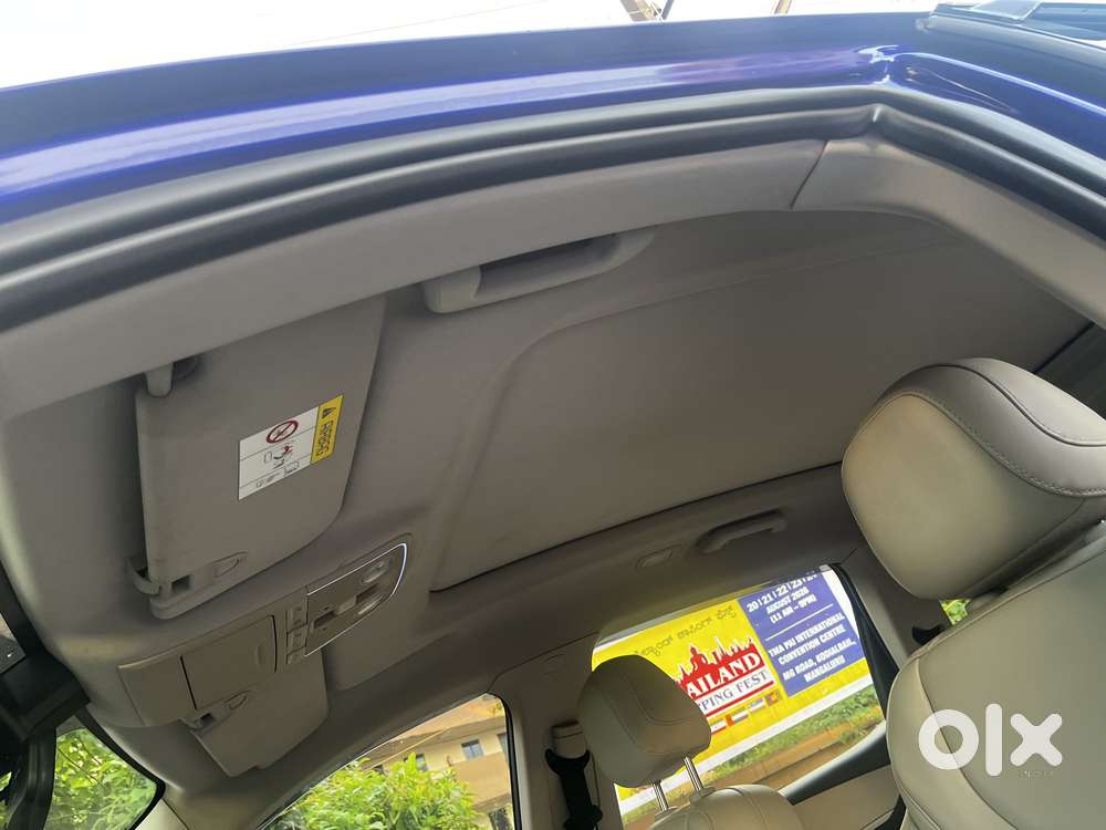 Mahindra Xuv700 2.0 Ax 7 Petrol Mt Str, 2022, Petrol