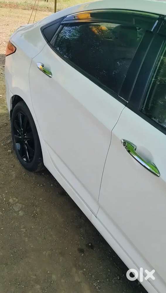 Mh-12 Verna 1.6 Fluidic Diesel 2011