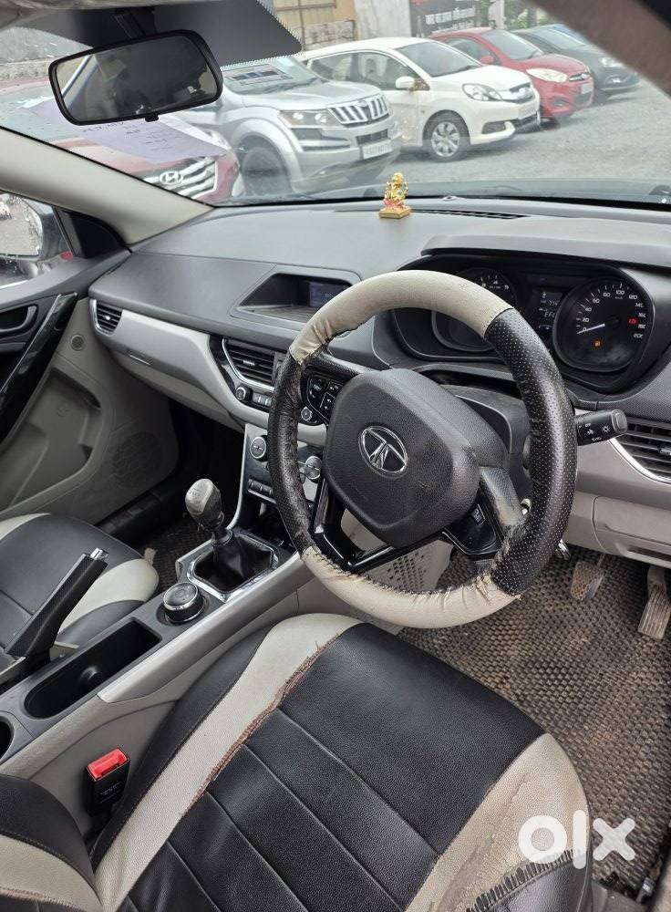 Tata Nexon 1.2 Revotron Xt, 2018, Petrol