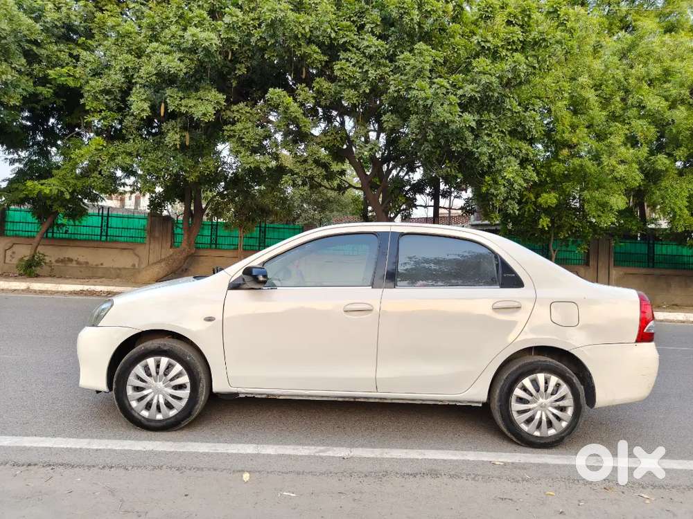 Toyota Etios 2014 Cng & Hybrids Well Maintained