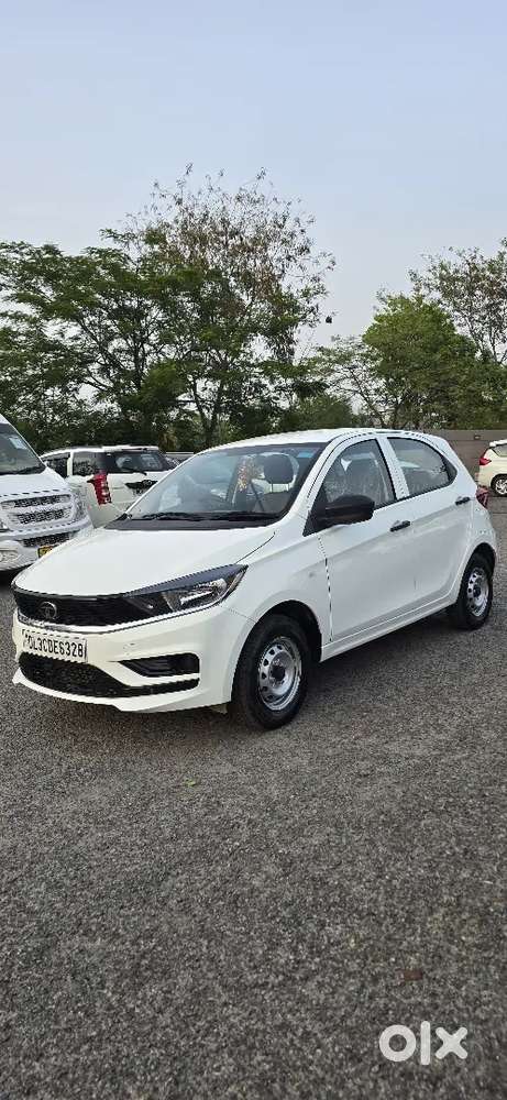 Tata Tiago 2026 April Petrol 1900 Km Driven,1 Month Old