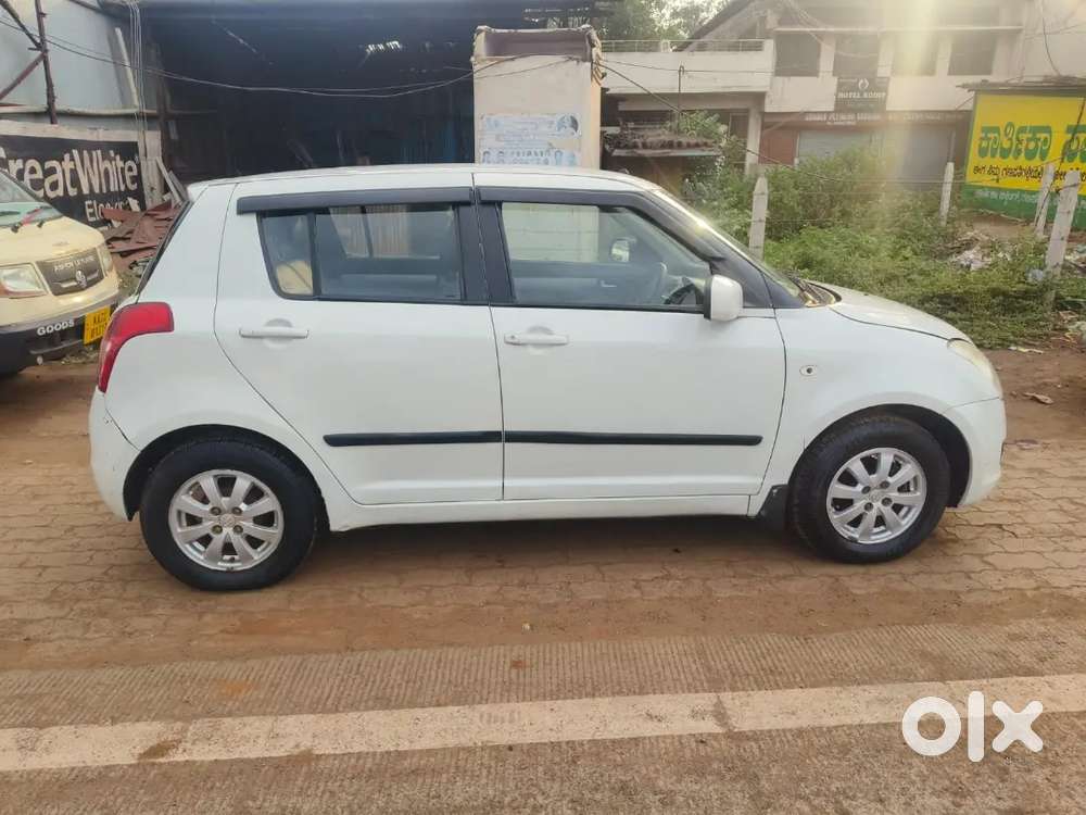 Maruti Suzuki Swift 2011 Petrol 96000 Km Driven