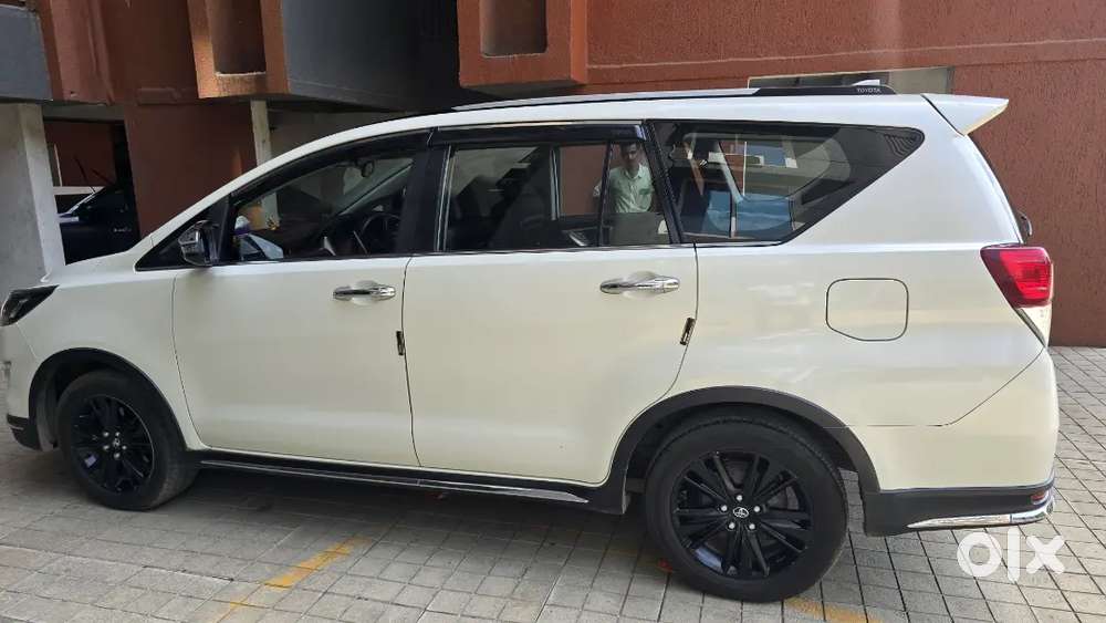 Toyota Innova Crysta 2017 Diesel 105000 Km Driven