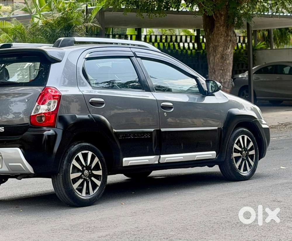 Toyota Etios Cross 1.2 V, 2015, Petrol