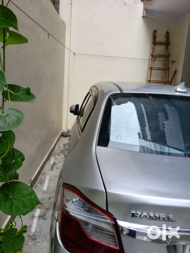 Honda Amaze 2017 Petrol Well Maintained