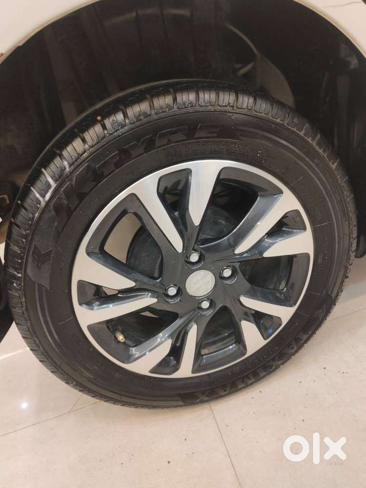 Maruti Suzuki Swift 1.2 Vxi Glory Edition, 2022, Petrol