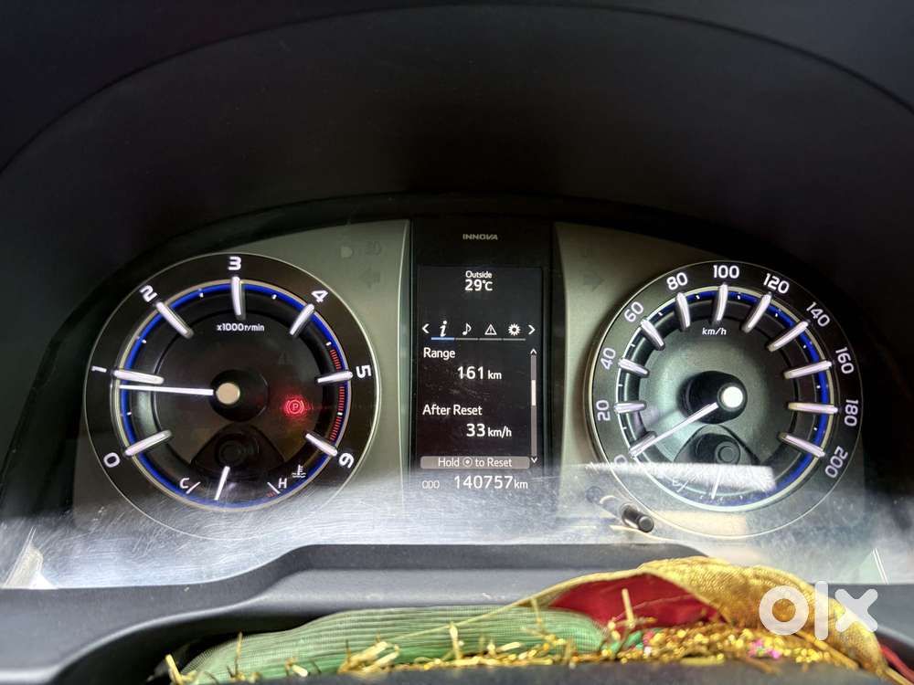 Toyota Innova Crysta 2.4 Vx Mt 8s, 2017, Diesel