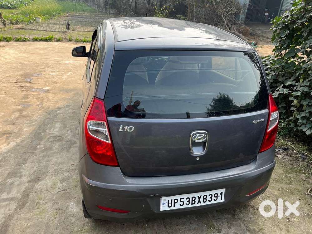 Hyundai I10 Sportz October 2015 / Excellent Condition/ Low Running