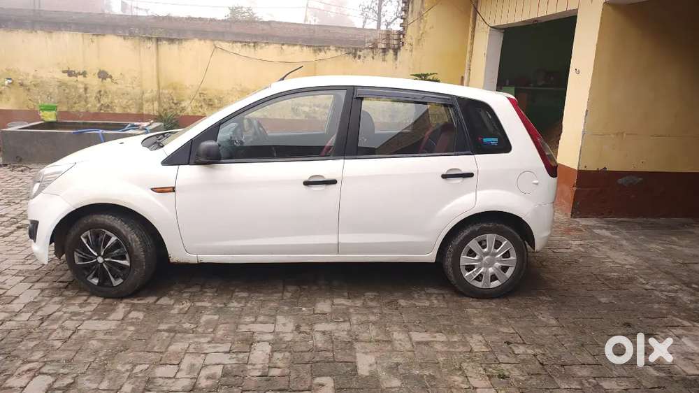 Ford Figo 2015 Petrol And Cng On Paper