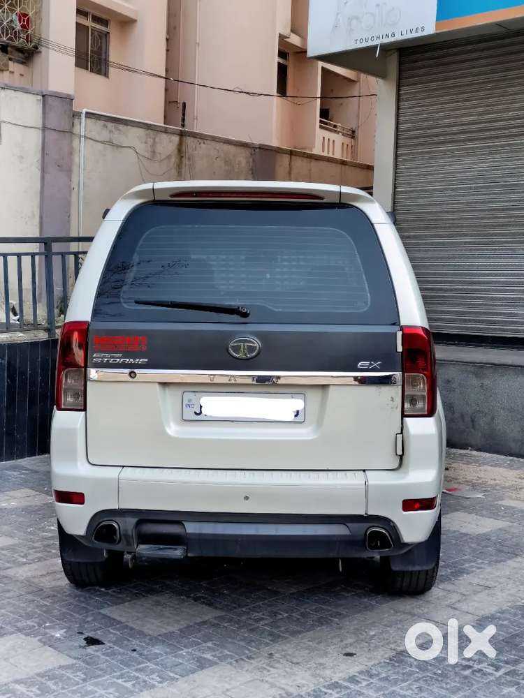 Tata Safari Storme 2013