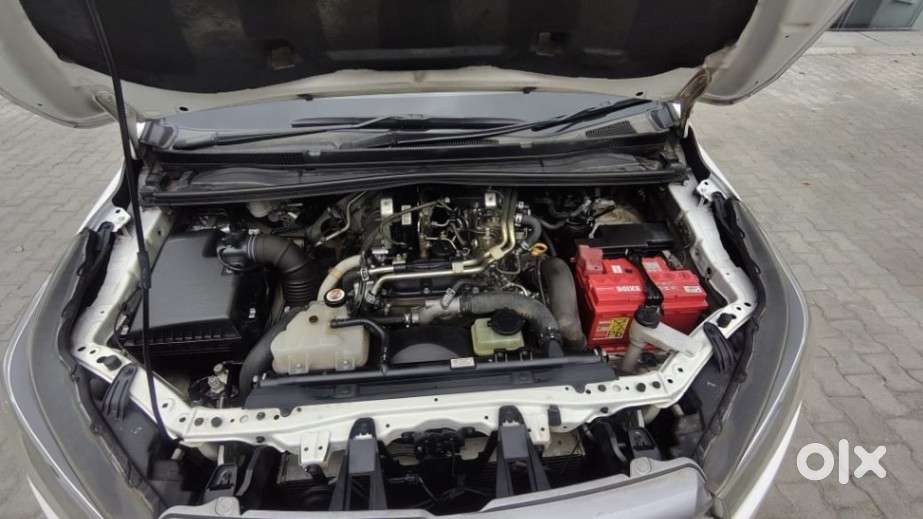 Toyota Innova Crysta 2.8 Gx At, 2018