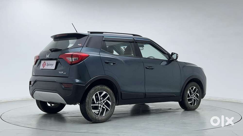 Mahindra Xuv300 1.2 W8 (o) Amt Petrol, 2023, Petrol