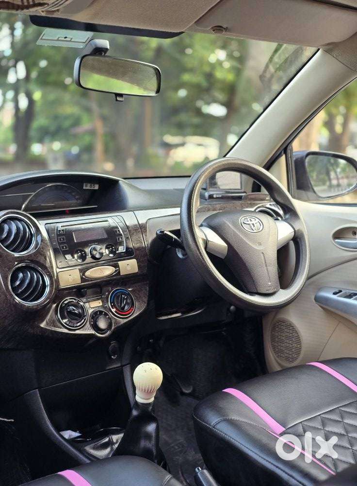 Toyota Etios 1.5 V, 2017, Petrol