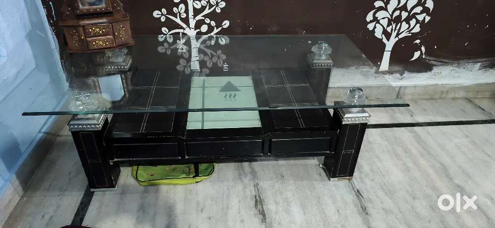 Centre table