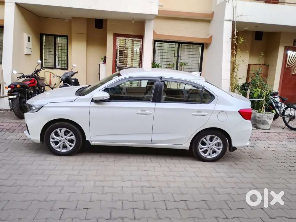 Honda Amaze V Mt Petrol