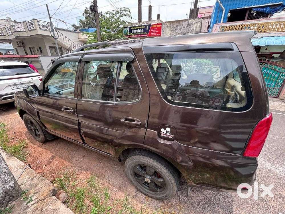 Tata Safari Storme, 2014