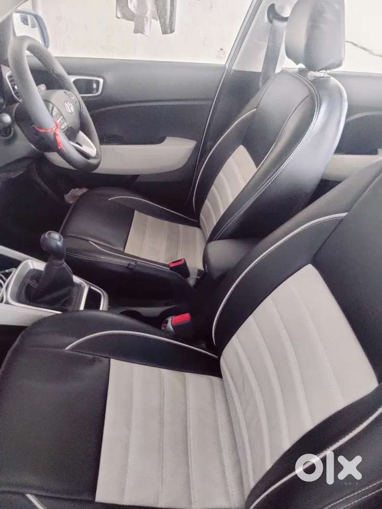 Hyundai Venue 2022 Petrol 8000 Km Driven