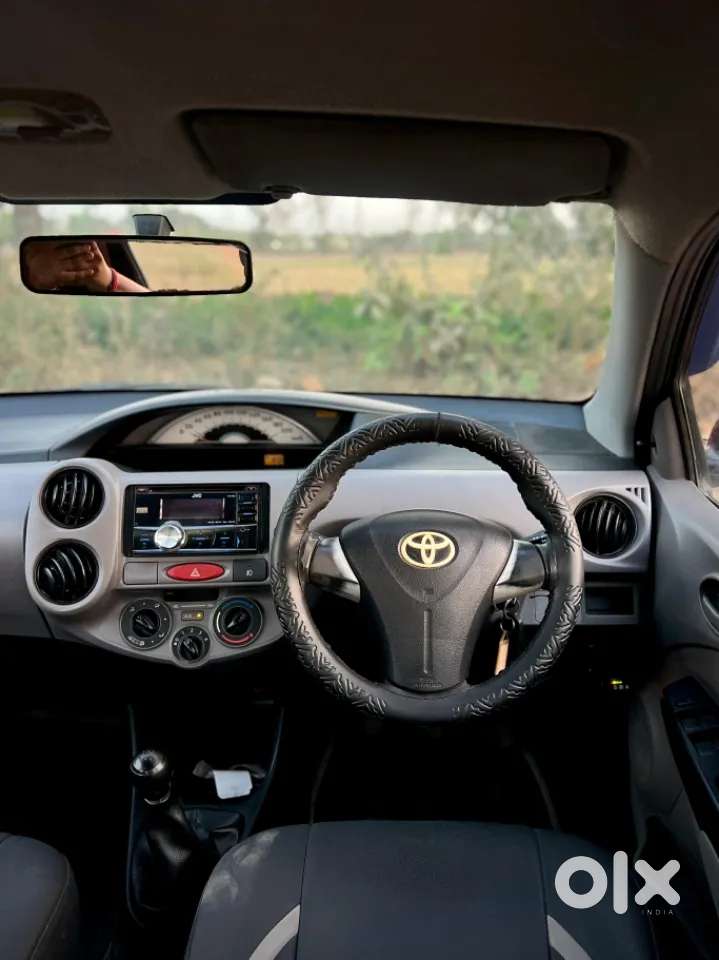 Toyota Etios Liva 1.2 G, 2012, Petrol
