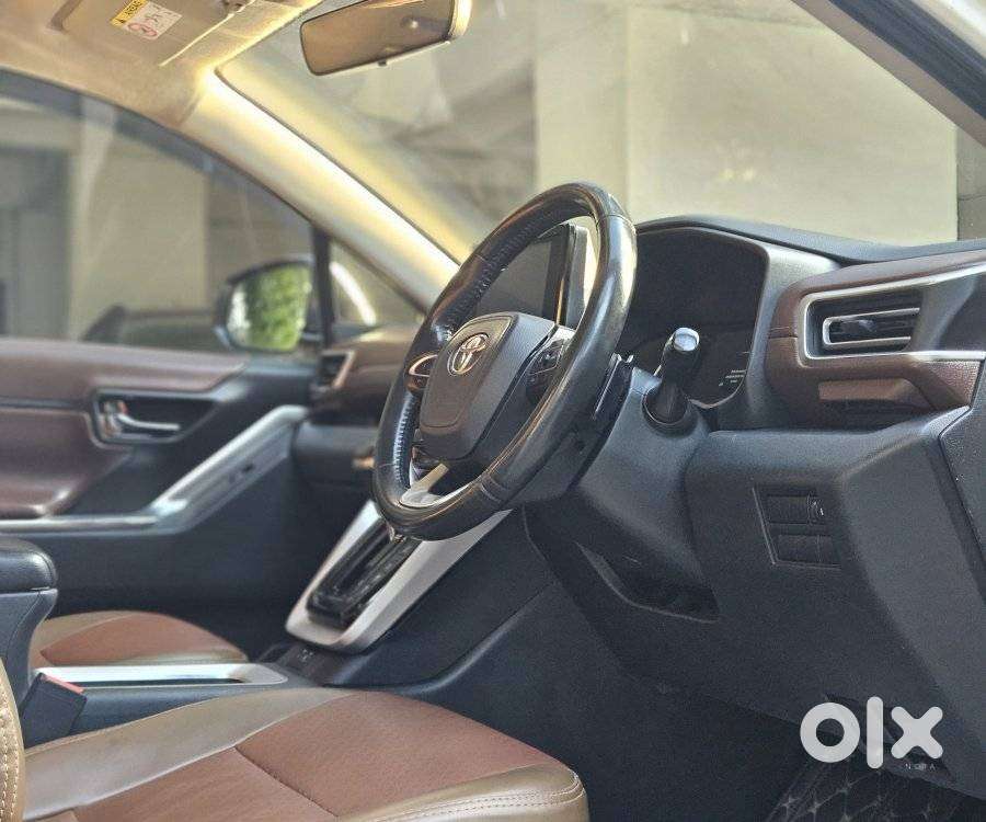 Toyota Innova Hycross 2.0 Vx Hybrid 8 Str, 2023, Petrol