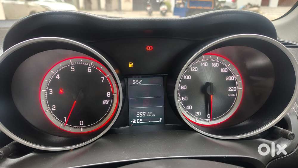 Maruti Suzuki Swift Vxi + Manual, 2023, Petrol