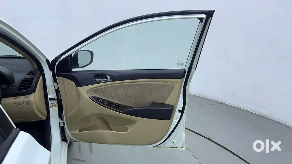 Hyundai Verna 1.6 Vtvt Sx, 2012, Petrol